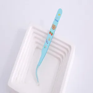 Pinza curva de acero inoxidable con un bonito diseño de osito para manualidades y DIY.