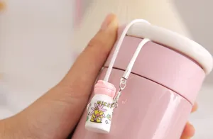 Mini llavero de botella termo colgante, lindo mini taza de agua accesorio para mochila.