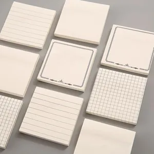 Een set esthetische sticky notes met grid, gelinieerde, lege en randontwerpen voor school.