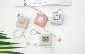 Mini cinta métrica portátil con lindo diseño de animales y llavero para uso diario.