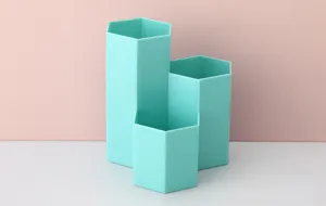 Mintgrüner sechseckiger Stiftehalter, ideal für Schreibtisch und Make-up-Pinsel Aufbewahrung.