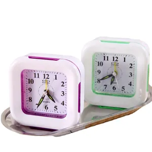 Réveil de mode créatif pour enfants petite horloge de bureau en plastique pour cadeau.