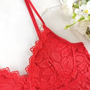 Rotes Spitzen-Cami für Damen, sexy ausgehöhltes dünnes Körbchen Bralette, stylisches Sommer-Top.