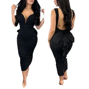 Élégante robe midi moulante noire dos nu avec col en V profond et nœud pour femmes en soirée.