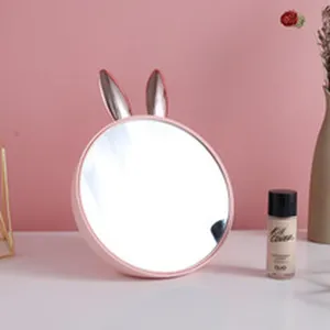 Espejo de maquillaje rosa bonito con orejas de conejo de escritorio, lindo espejo.