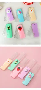 Peine plegable portátil con bonitos amuletos de dibujos animados y diseño brillante.