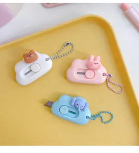 Lindo mini cortador de nubes con dijes de animales, cortador portátil para estudiantes, color.