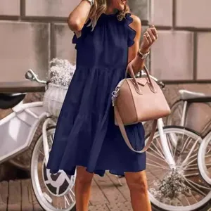 Summer casual loose sleeveless pleated solid color o-neck long dress for women daily wear.