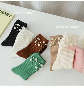 Chaussettes mi-hautes en tricot côtelé avec perles, style japonais doux pour femmes.