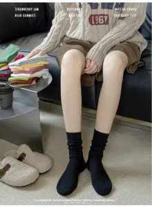Comfortable women's mid-tube ribbed socks in solid colors for daily autumn and winter wear.