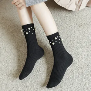 Chaussettes mi-hautes noires pour femmes avec perles élégantes, design style japonais doux.