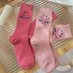 Women Casual College Style Slouch Socks Cute Smile Face Letter Embroidery Cotton Blend Crew Socks Daily Fashion Hosiery