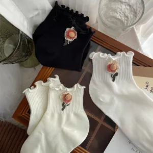 Sweet ruffle daisy mid-calf socks for women, cute Japanese style daily wear spring white
