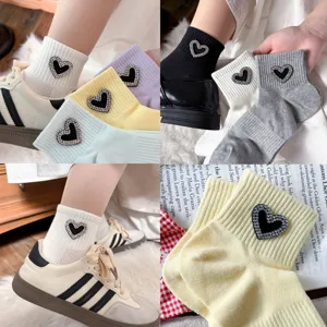 Chaussettes d'été fines et respirantes en coton pour femme avec cœur en strass, style coréen.