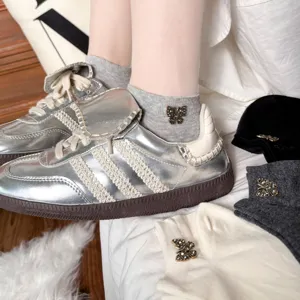 Women fashion cotton boat socks with rhinestone butterfly brooch, casual summer short socks.