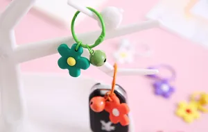 Koreaans stijl snoepkleur bloem sleutelhanger met bel, schattige tas hanger accessoire.