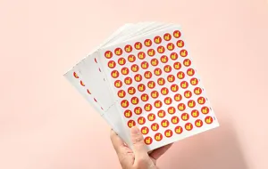 Lindas pegatinas de recompensa para niños, pegatinas redondas rojas con pulgar hacia arriba.