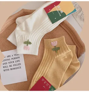 Japanese sweet cute tulip embroidered short socks, soft and breathable summer socks.