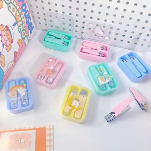 Niedliches tragbares Nagelknipser Set mit Pastell Aufbewahrungsbox für tägliche Pflege.
