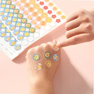 Lindas pegatinas de recompensa de dibujos animados para niños, pequeñas pegatinas de estrellas.