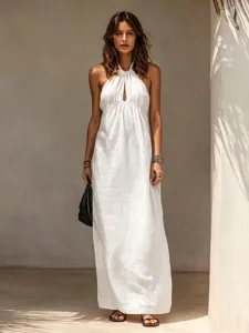Leinenmischung Halfter Ausschnitt Maxikleid Detailansicht mit weichem Stoff und eleganter Drapierung.
