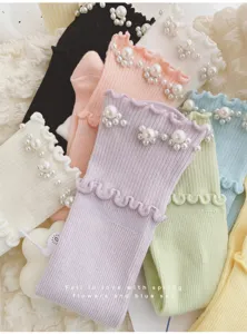 Detailansicht Damen Rüschen Perlen Socken, süße Lolita Baumwolle Mittelrohr Strümpfe.