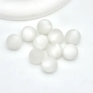 Perline imitazione occhio di gatto bianco opaco 16mm, ideali per bracciali fai da te e accessori.