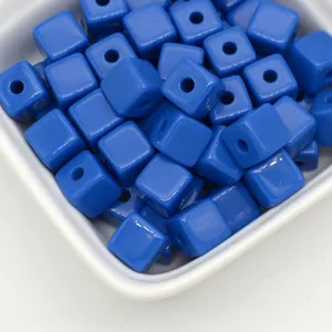 Blauwe acryl vierkante kralen, massieve kubus kralen voor DIY armaden en sieraden.