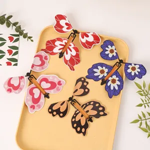 Magica mariposa voladora juguete de cuerda broma accesorio regalo para ninos sorpresa.