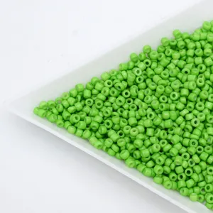 Green glass seed beads barrel loose beads detail view for DIY handmade bracelet jewelry making