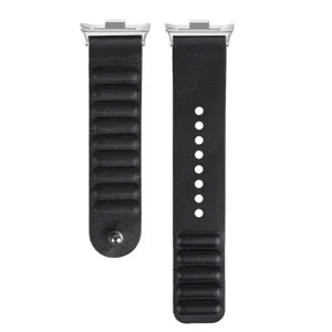 Bracelet de montre en cuir véritable noir avec boucle magnétique, design texturé pour montres connectées.