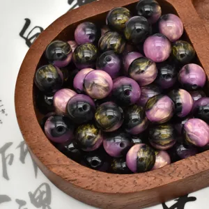 Two-color swirled resin beads for DIY bracelets, necklaces, and handmade jewelry accessories.