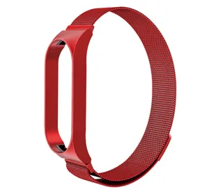 Cinturino in acciaio inossidabile milanese rosso e cassa in metallo per fitness tracker intelligente.