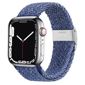Bracelet de montre en nylon tressé bleu avec boucle en métal pour montres connectées.