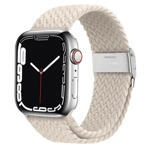 Vue détaillée du bracelet boucle solo en nylon tressé avec boucle en métal pour Apple Watch.