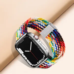 Bracelet de montre en nylon tressé coloré compatible avec Apple Watch, confortable et durable.