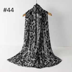Verlaufender Leopardenmuster Baumwollmischung langer Schal leichtes Tuch für Damen Alltag.