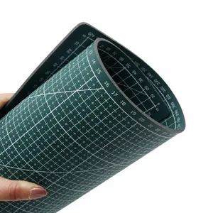 Doppelseitige Schneidematte für Basteln und Modellbau, selbstreibendes grünes Raster, flexibel.