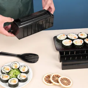 Kit per fare sushi, set di attrezzi da cucina per deliziosi involtini di riso e nori.