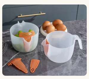 1L Messbecher aus Kunststoff mit Skala, Eiertrenner und Sieb Set für die Küche und zum Backen.