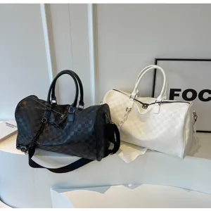 Große Reise-Tasche mit Schachbrett-Muster, stilvolle Umhängetasche für Damen und Herren.