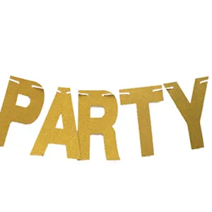 Banniere de lettres PARTY pailletees dorees pour decoration de fete et de mariage festif.