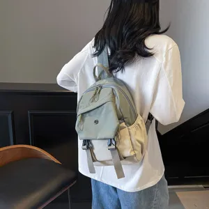 Mochila casual de nylon de gran capacidad bolsillos múltiples viaje diario elegante y chic