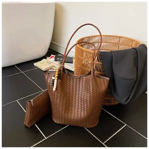 Stylish woven leather tote bag for women retro casual shoulder bucket bag daily use