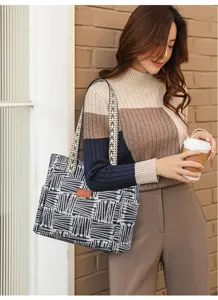 Canvas Tote Bag Women Large Capacity Casual Shoulder Bag Vintage Striped Commuting Bag