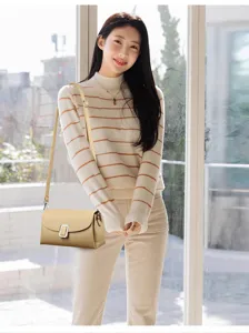 Retro minimalist shoulder crossbody bag for women, elegant commuter handbag with metal.