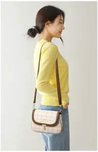 Retro plaid women shoulder bag casual vintage crossbody bag with brown trim and metal lock.