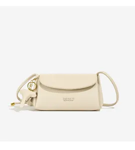 Minimalist retro leather shoulder crossbody bag for women, stylish everyday casual purse.
