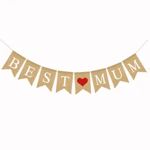 Jute vlaggenlijn met BEST MUM tekst en rood hart, perfecte decoratie voor moederdag feest.