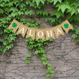 Stendibiancheria festivo hawaiano in juta con lettere aloha e foglie per decorazioni.